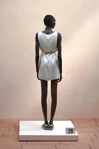 Abito corto in satin con scollo profondo e cintura – Eleh  | Borotalco