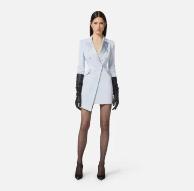 Elisabetta Franchi – Robemanteau in crêpe leggero con dettagli smoking
