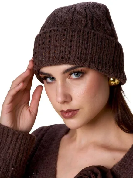 Cappello in maglia con lavorazione trecce e dettagli lurex  | Borotalc