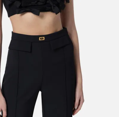 Pantaloni in crêpe con placca logo Elisabetta Franchi  | BorotalcoCagl