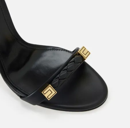 Elisabetta Franchi Sandalo in pelle con dettagli logo  | BorotalcoCagl