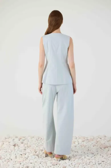 Eleh Gilet smanicato azzurro con bottoni frontali  | BorotalcoCagliari