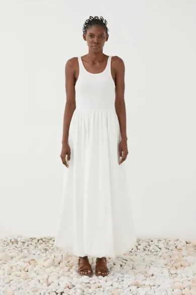 ELEH Abito lungo in tessuto fluido con corpetto aderente e gonna ampia