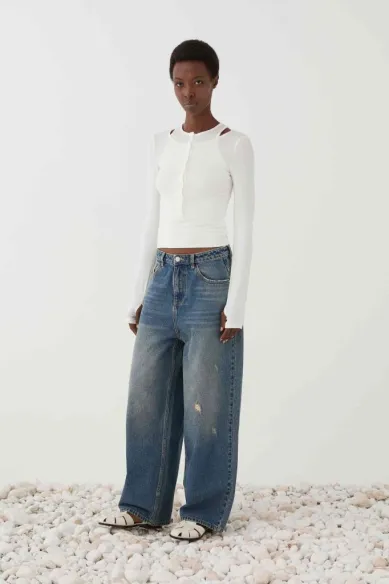 ELEH Top aderente a maniche lunghe con scollo cut-out