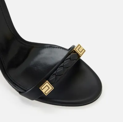 Elisabetta Franchi Sandalo in pelle con dettagli logo  | BorotalcoCagl