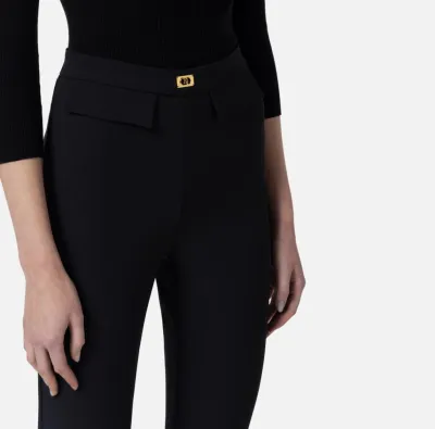 Pantaloni slim in crêpe con placca logo Elisabetta Franchi  | Borotalc