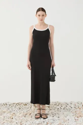 ELEH Abito con bretelle sottili dalla linea fluida ed elegante