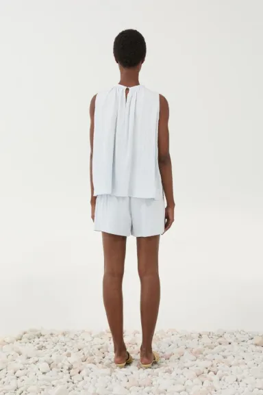 ELEH Shorts leggerissimi dalla linea fluida e raffinata  | BorotalcoCa