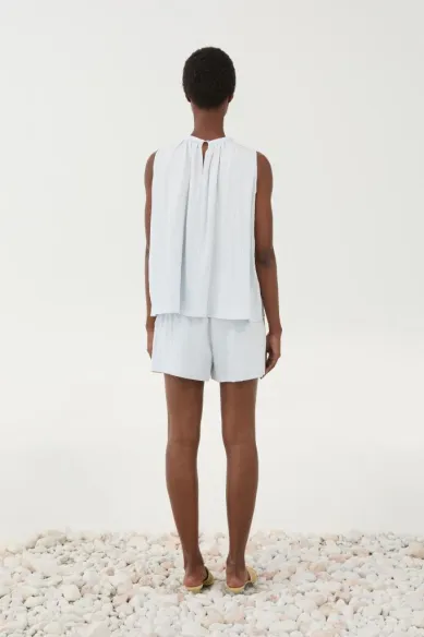 ELEH Shorts leggerissimi dalla linea fluida e raffinata  | BorotalcoCa