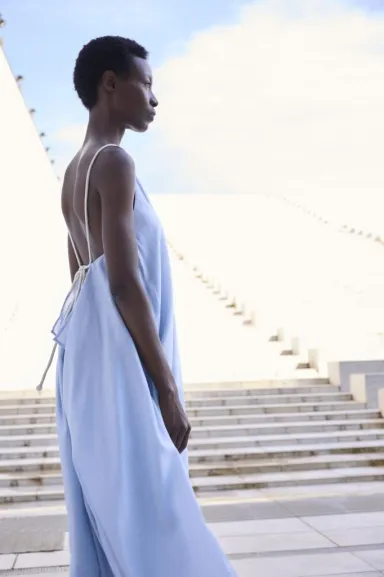 ELEH Abito fresco dalle linee leggere e fluide  | BorotalcoCagliari.it