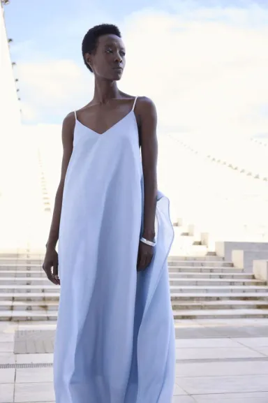 ELEH Abito fresco dalle linee leggere e fluide  | BorotalcoCagliari.it