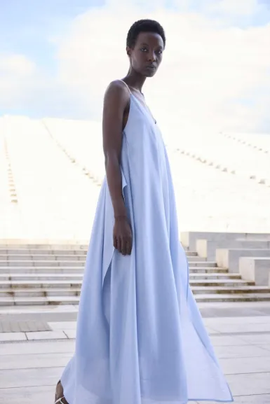 ELEH Abito fresco dalle linee leggere e fluide  | BorotalcoCagliari.it