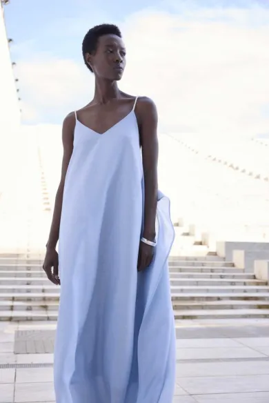 ELEH Abito fresco dalle linee leggere e fluide  | BorotalcoCagliari.it